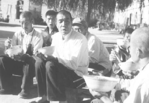 B体育官方网站-1986年陈永贵病逝,追悼会规格成难题,邓小平只说了一句话,全场安静
