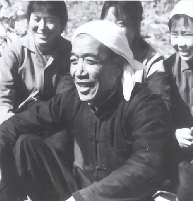 B体育官方网站-1986年陈永贵病逝,追悼会规格成难题,邓小平只说了一句话,全场安静